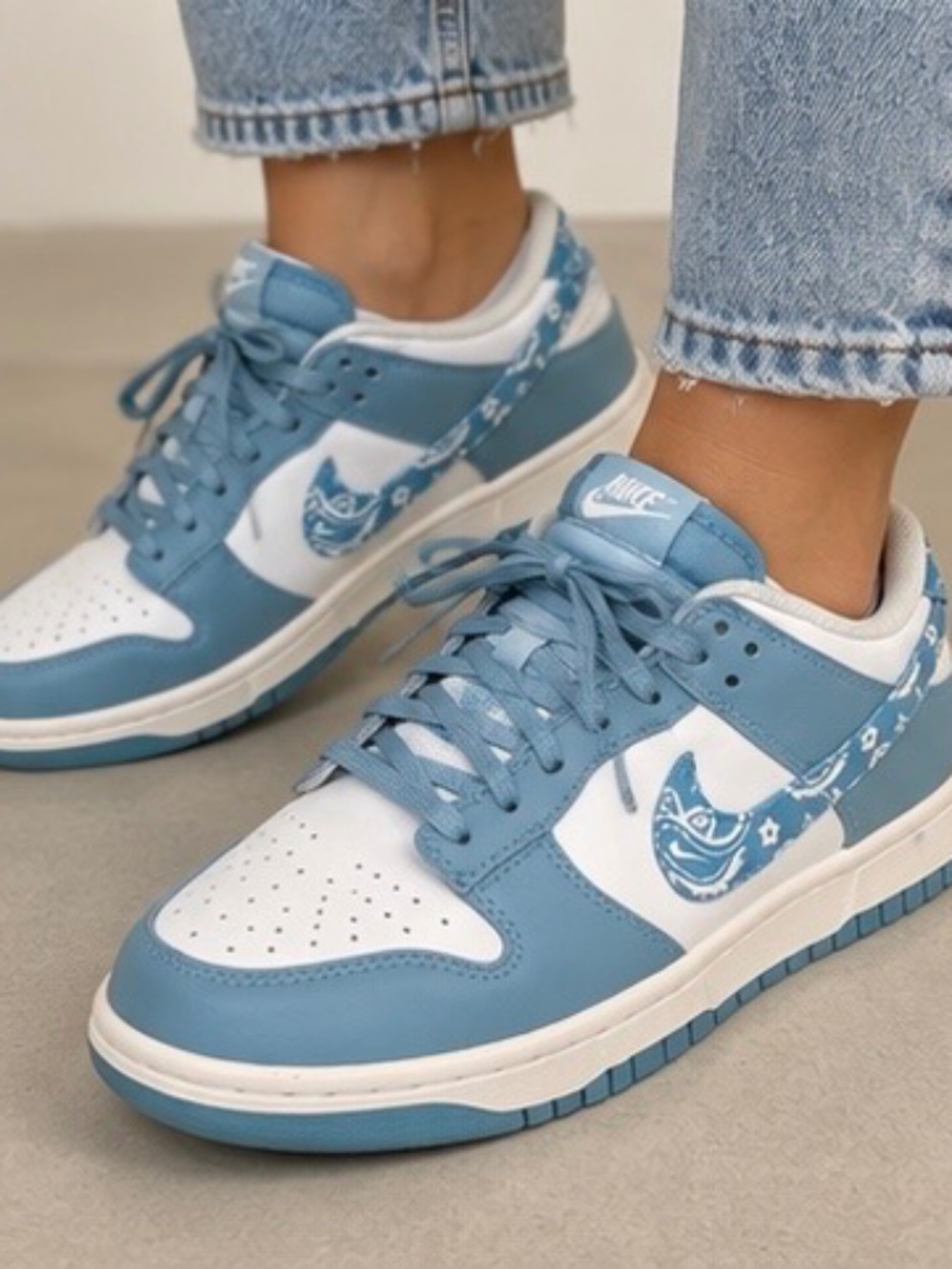 Nike Dunk Low Blue Paisley Sneakers Woman’s Size 8
